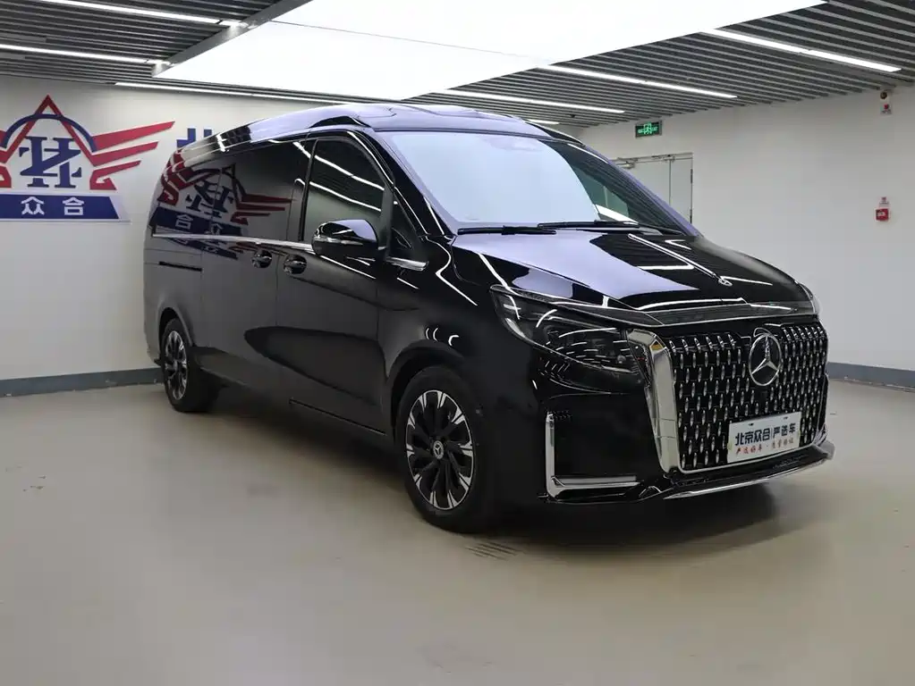 Mercedes-Benz V-Class 2025 — фото 2
