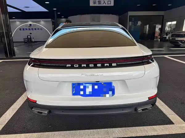 Porsche Panamera 2025
