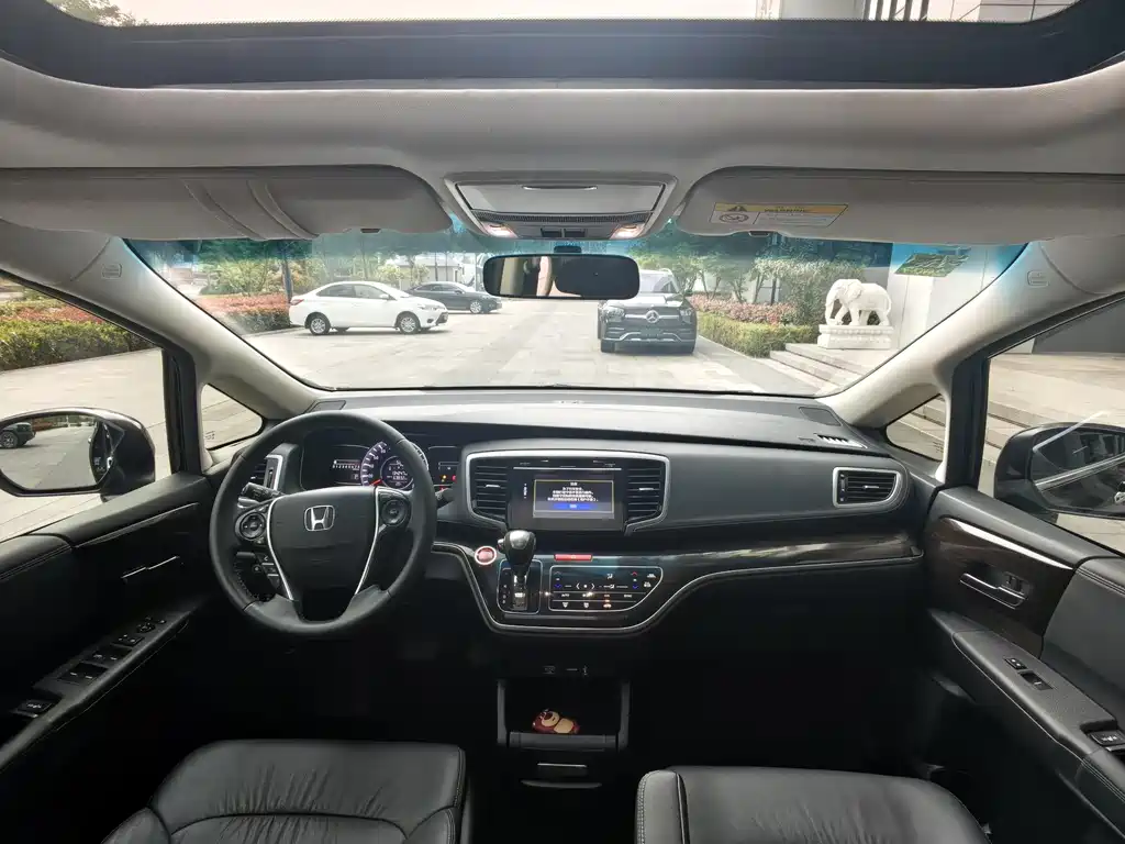Honda Odyssey 2019 — фото 18
