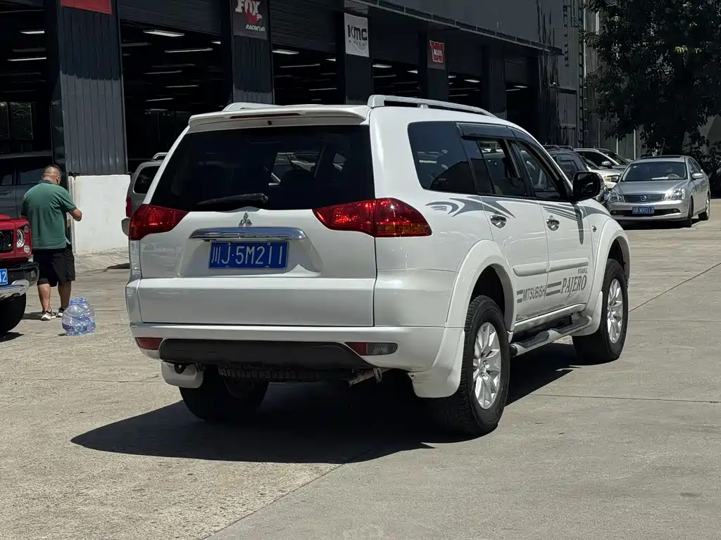 Mitsubishi Pajero Jinchang 2014 — фото 11