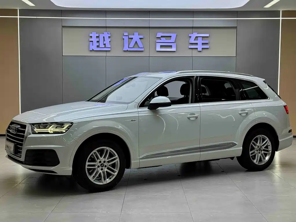 Audi Q7 2019 — фото 1