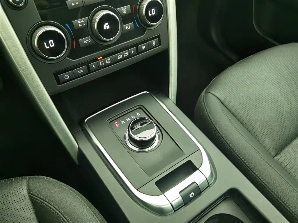Land Rover Discovery Sport 2018 — фото 13