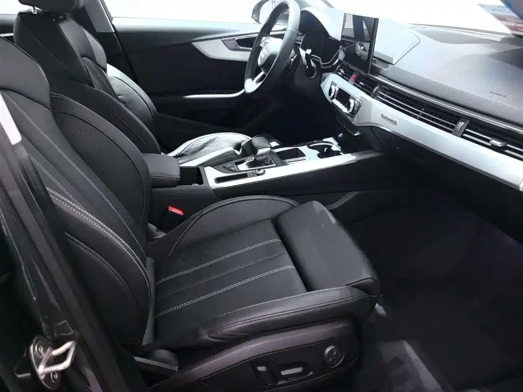 Audi A4L 2020