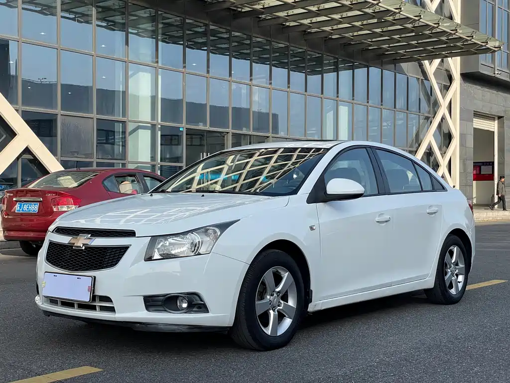 Chevrolet Cruze 2014 — фото 1