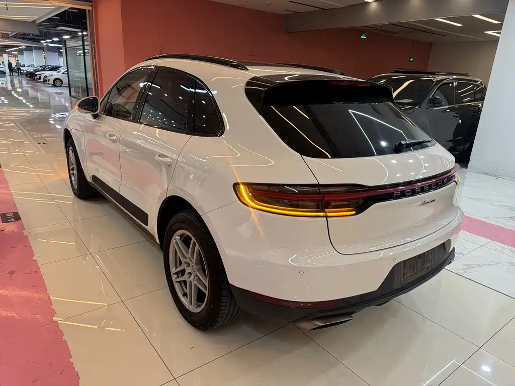 Porsche Macan 2020 — фото 15