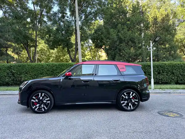 MINI JCW COUNTRYMAN 2025