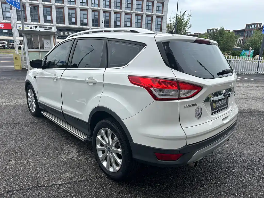 Ford Kuga 2016 — фото 9
