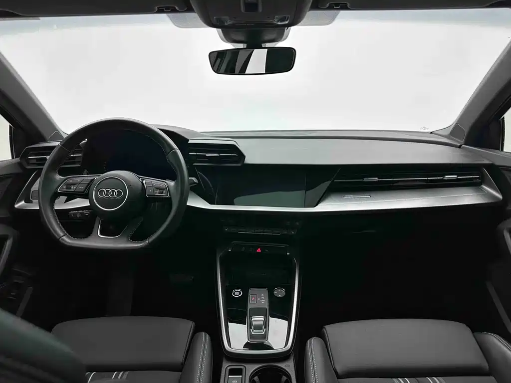Audi A3 2023 — фото 15