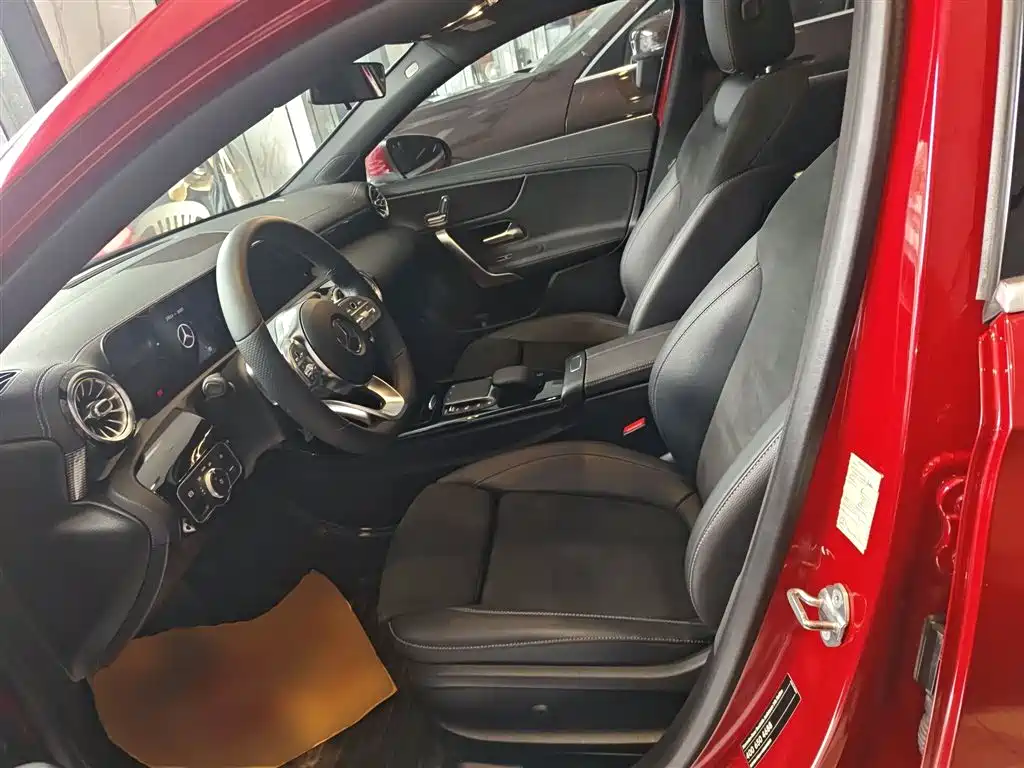 Mercedes-Benz A-Class 2020 — фото 14