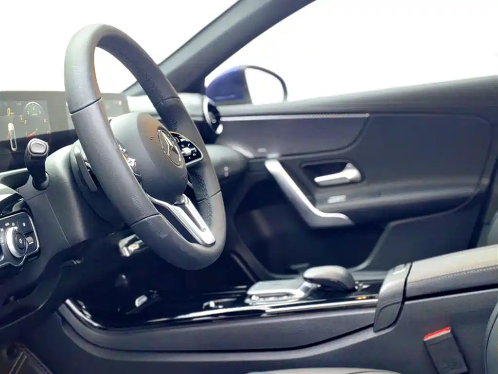 Mercedes-Benz A-Class 2021 — фото 16