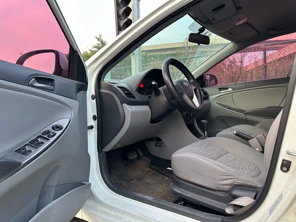 Hyundai Verna 2016 — фото 3