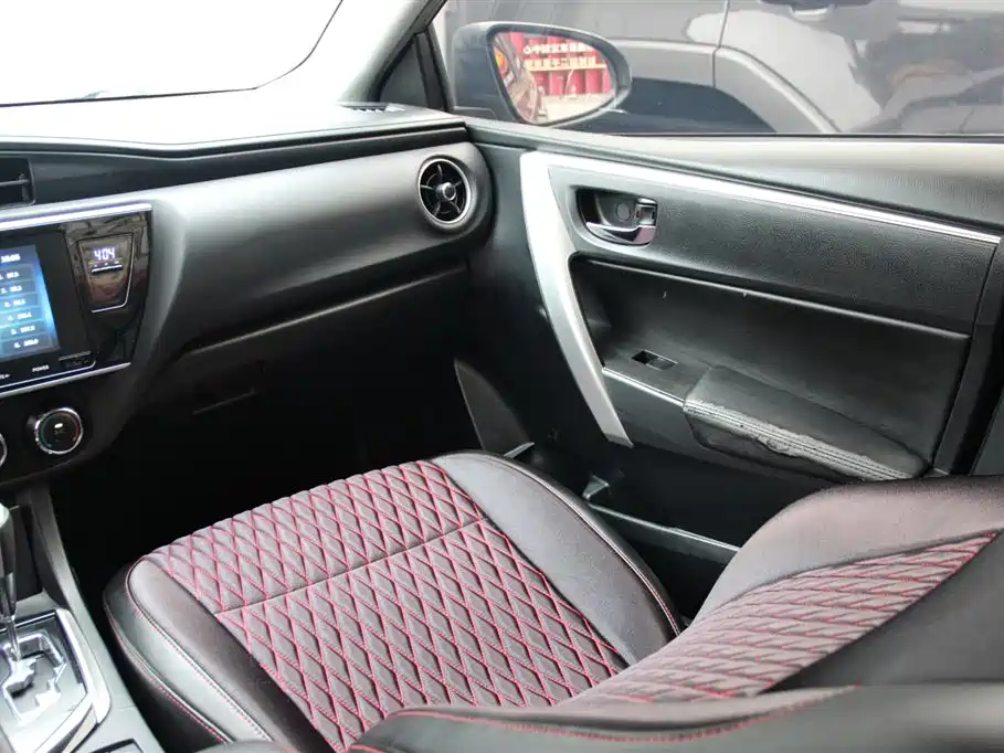 Toyota Corolla 2018 — фото 14