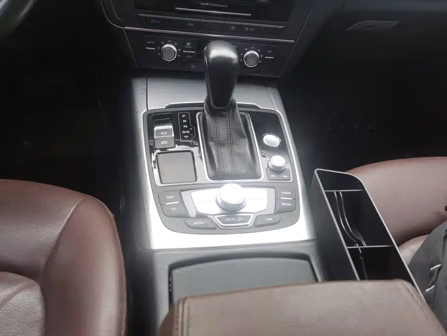 Audi A6L 2017 — фото 16