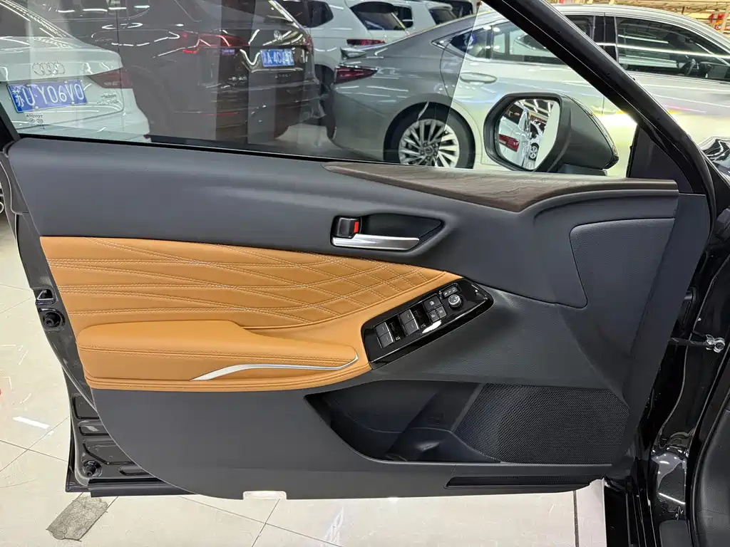 Toyota Avalon 2025 — фото 10