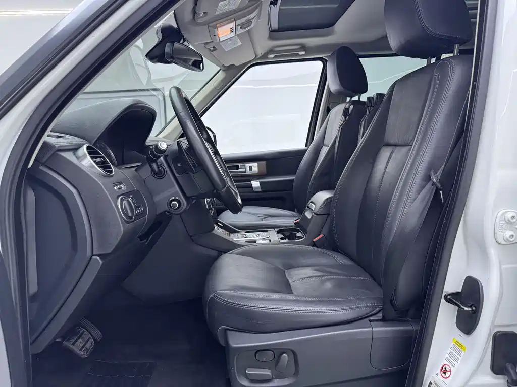 Land Rover Discovery 2016 — фото 23