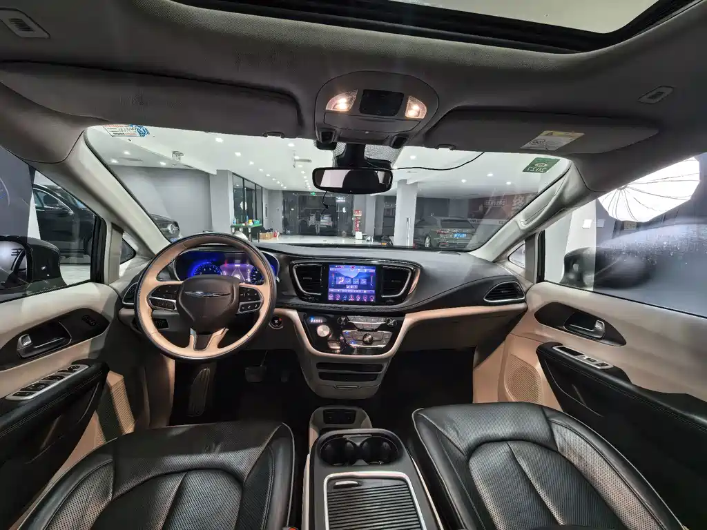Chrysler Grand Voyager 2019 — фото 19