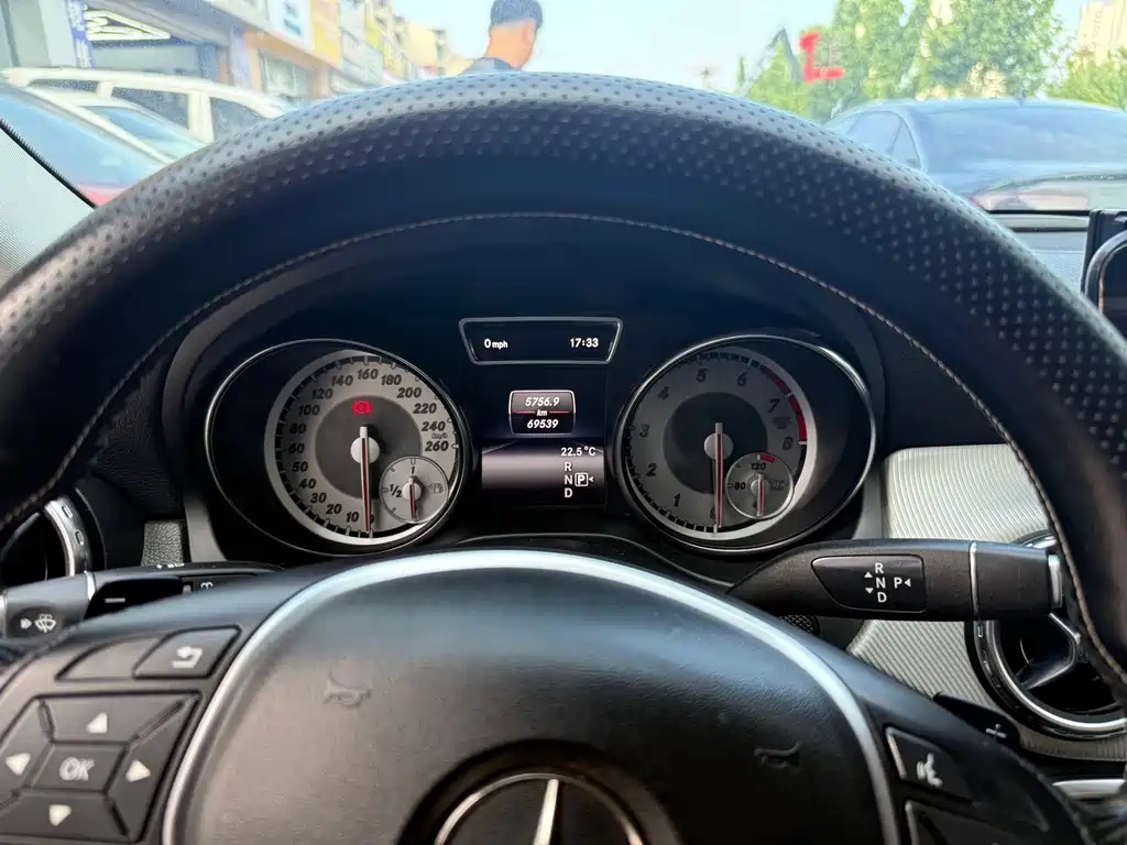 Mercedes-Benz GLA 2015