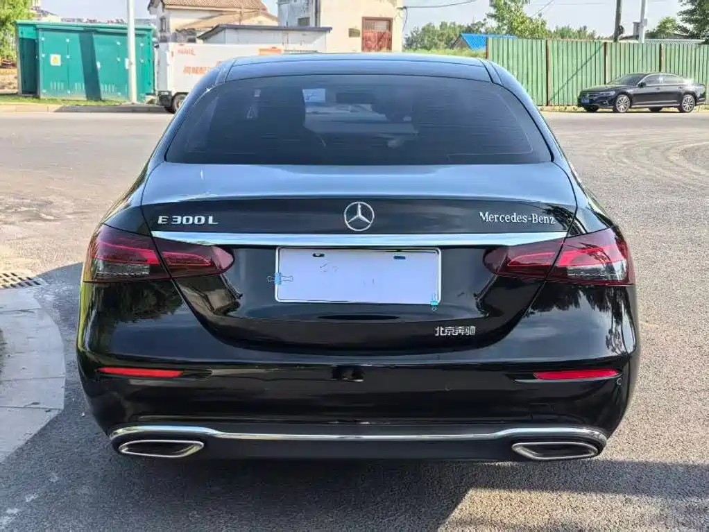 Mercedes-Benz E-Class 2023 — фото 8