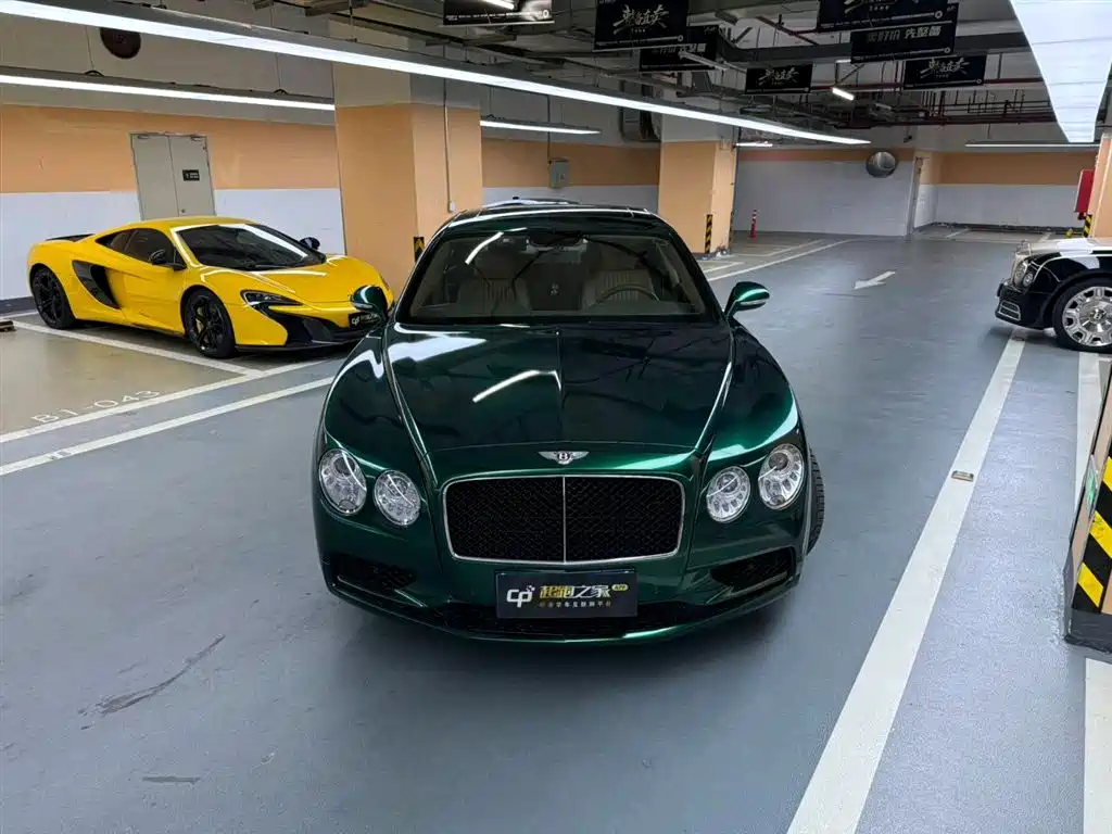 Bentley Flying Spur 2018 — фото 1