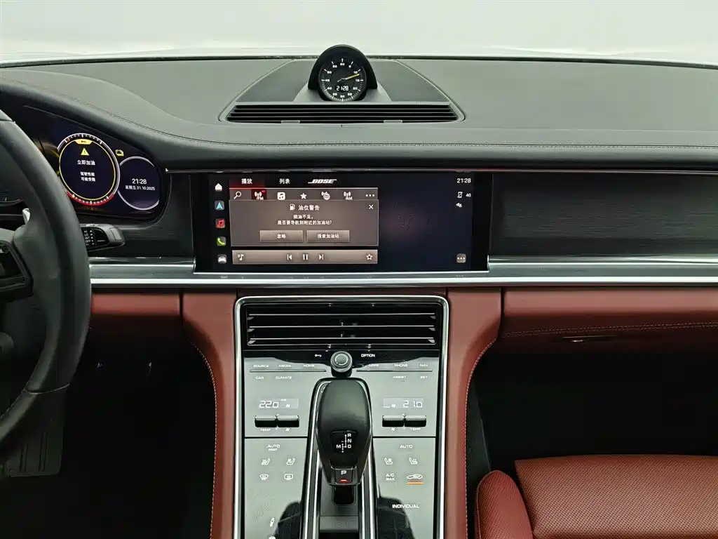 Porsche Panamera Hybrid 2023 — фото 12