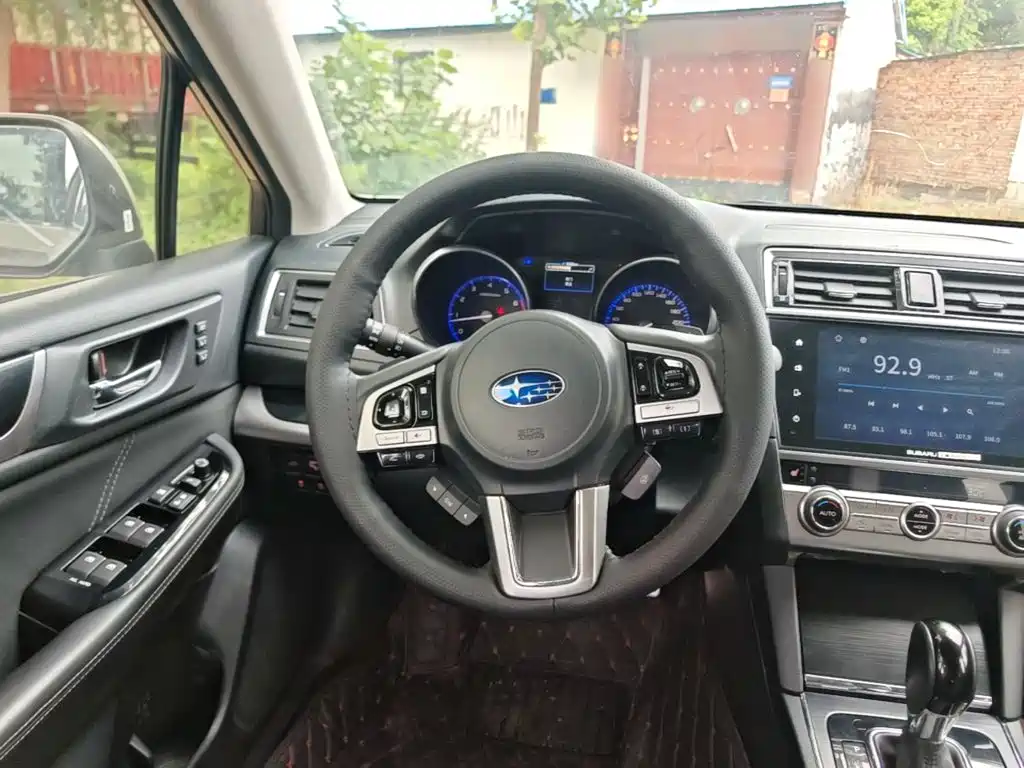 Subaru Outback 2017 — фото 11