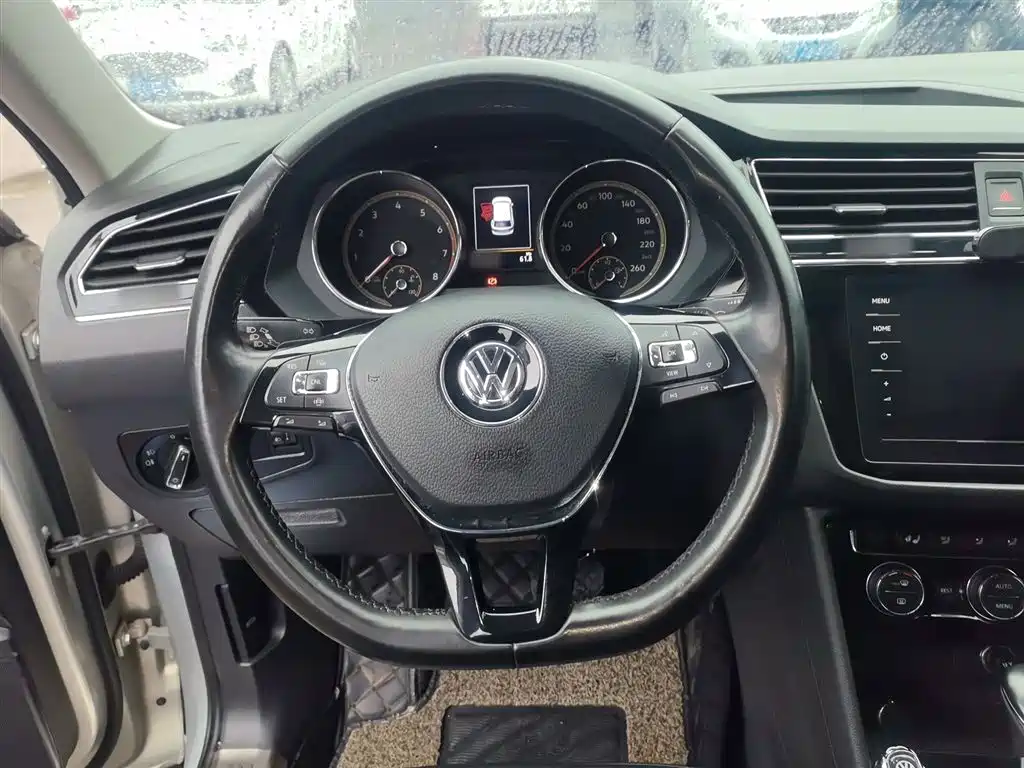 Volkswagen Tiguan L 2019 — фото 11