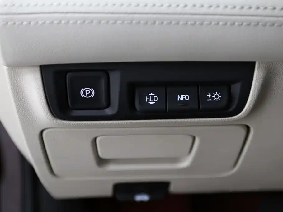 Buick LaCrosse 2020 — фото 15