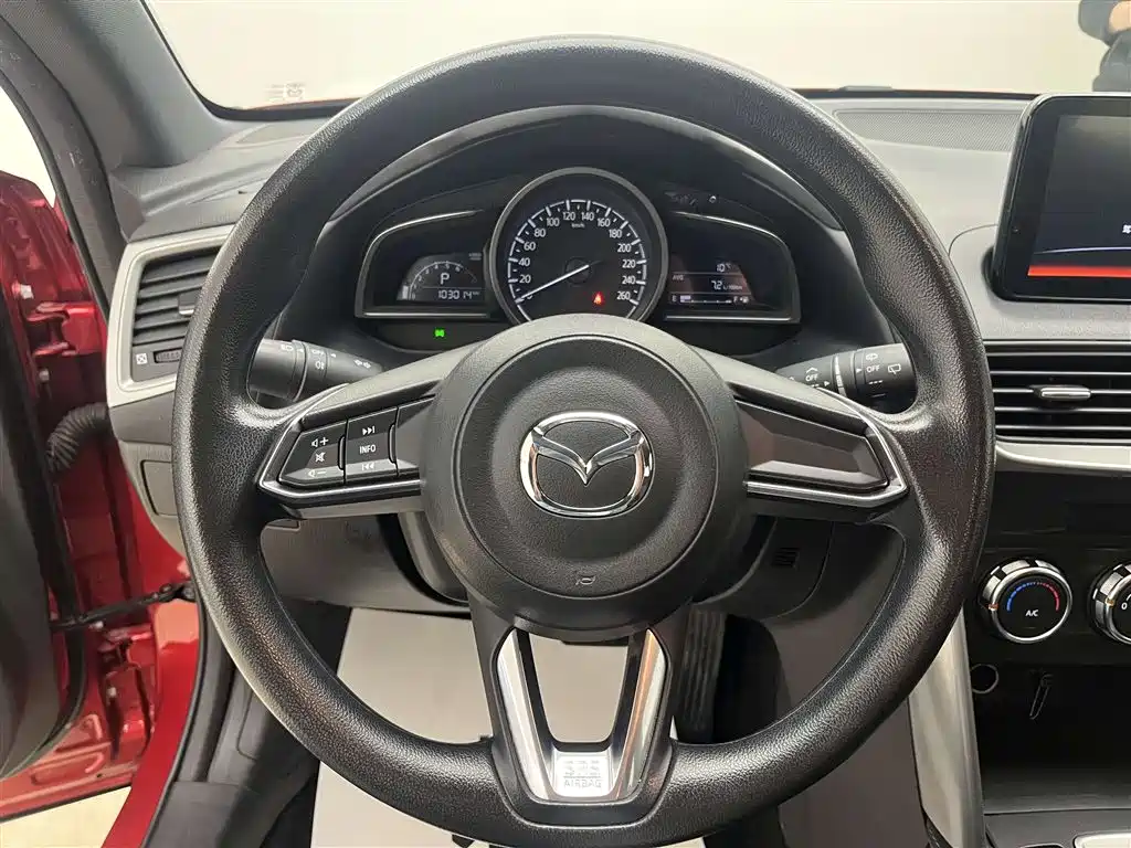 Mazda CX-4 2018 — фото 11