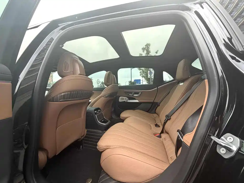 Mercedes-Benz E-Class 2025