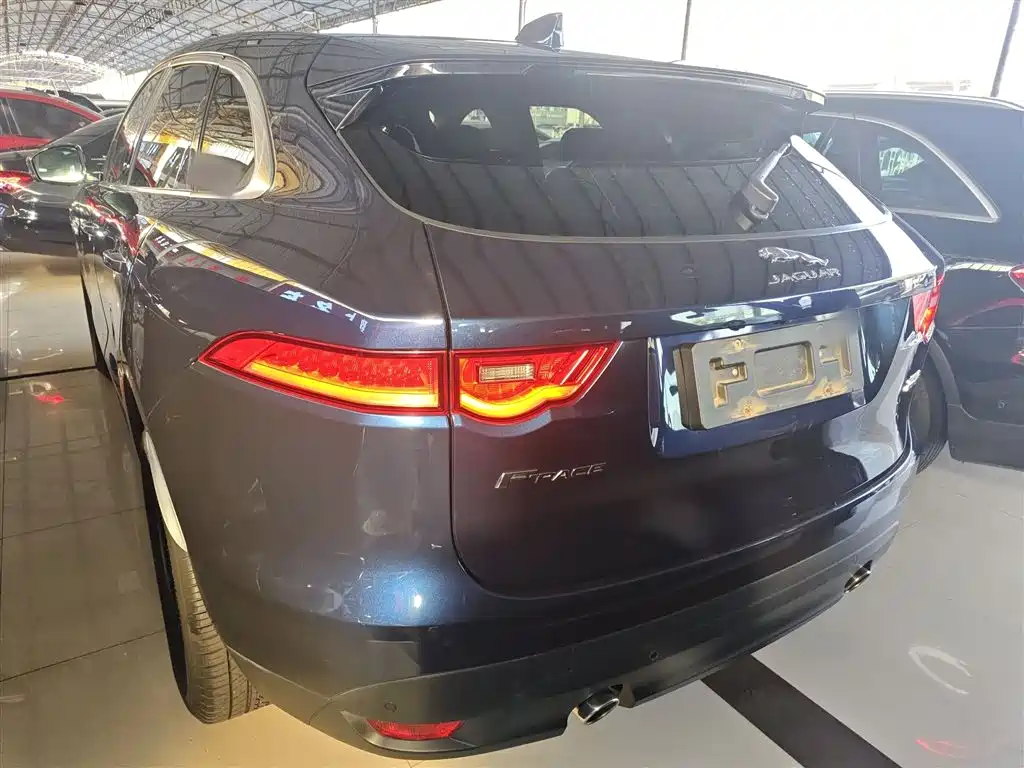 Jaguar F-PACE 2019 — фото 22