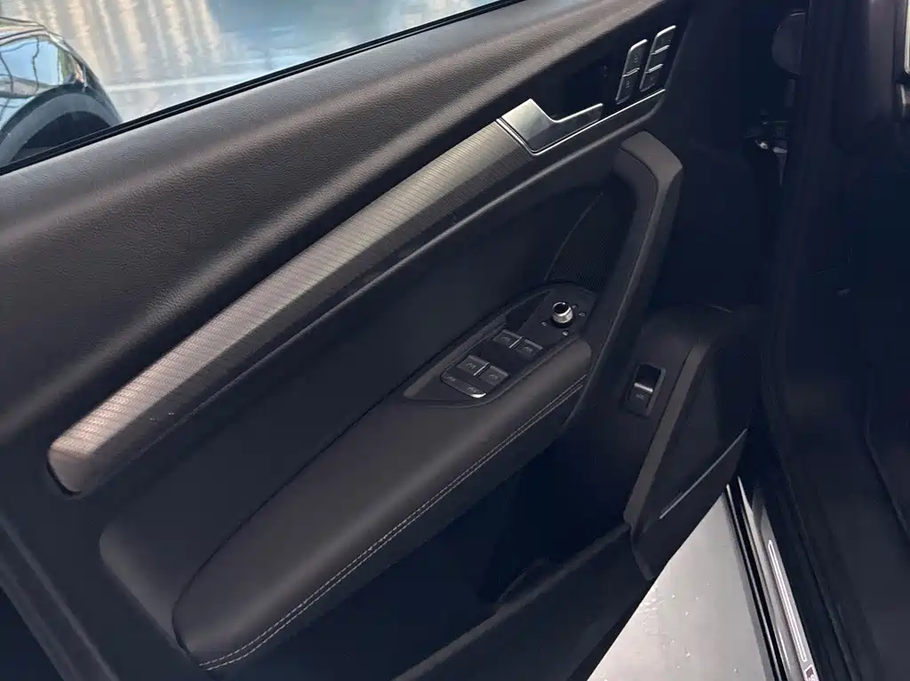 Audi Q5L 2026 — фото 15