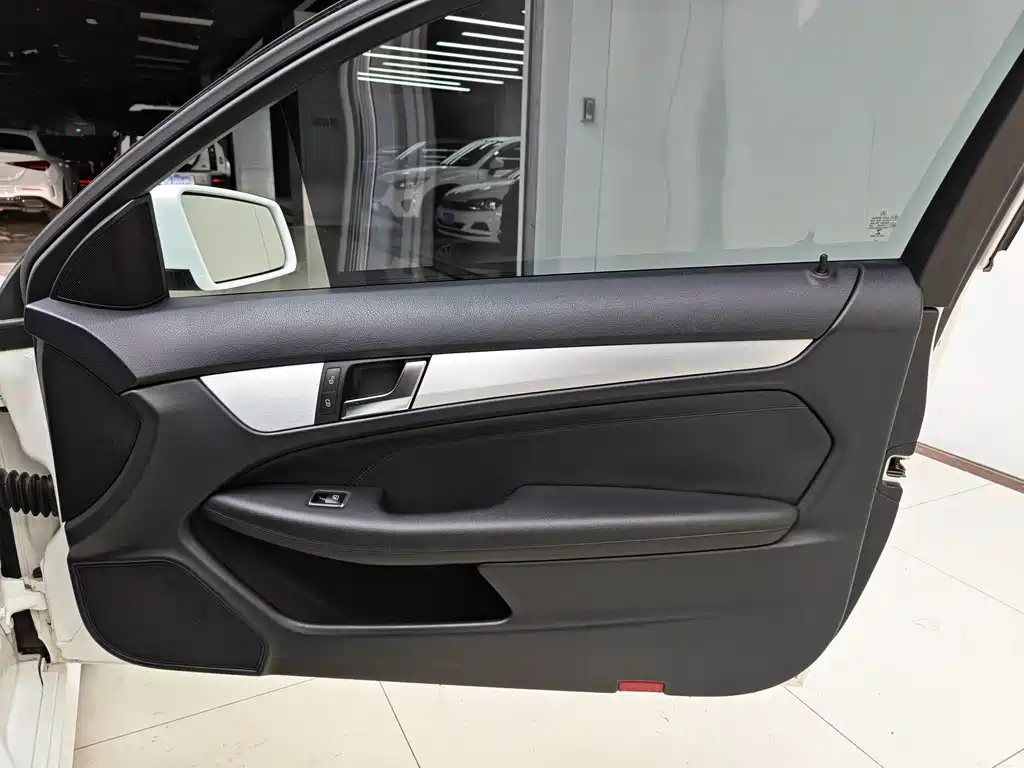 Mercedes-Benz C-Class 2015 — фото 18
