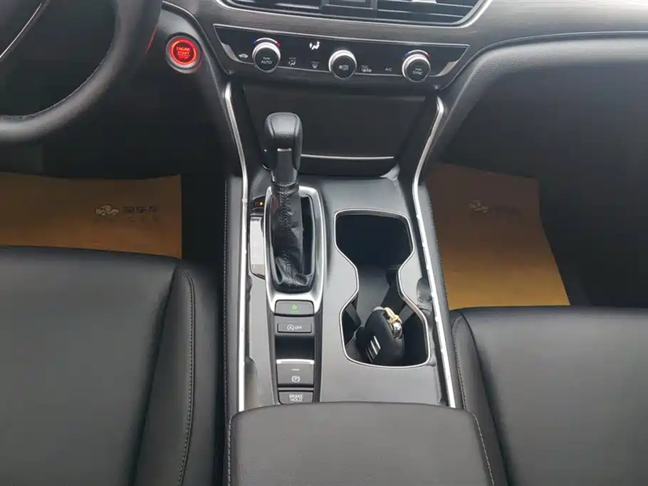 Honda Accord 2020 — фото 16