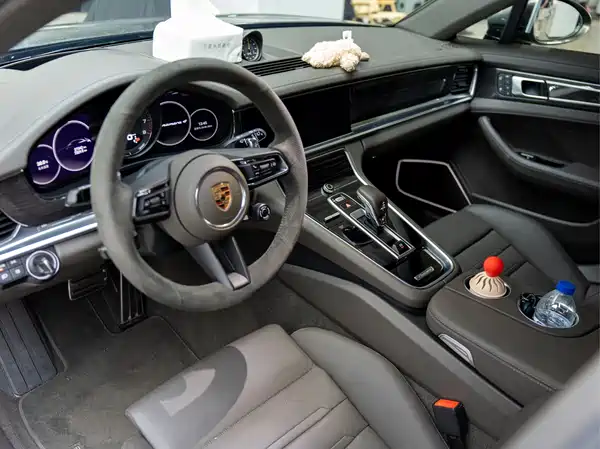Porsche Panamera 2023