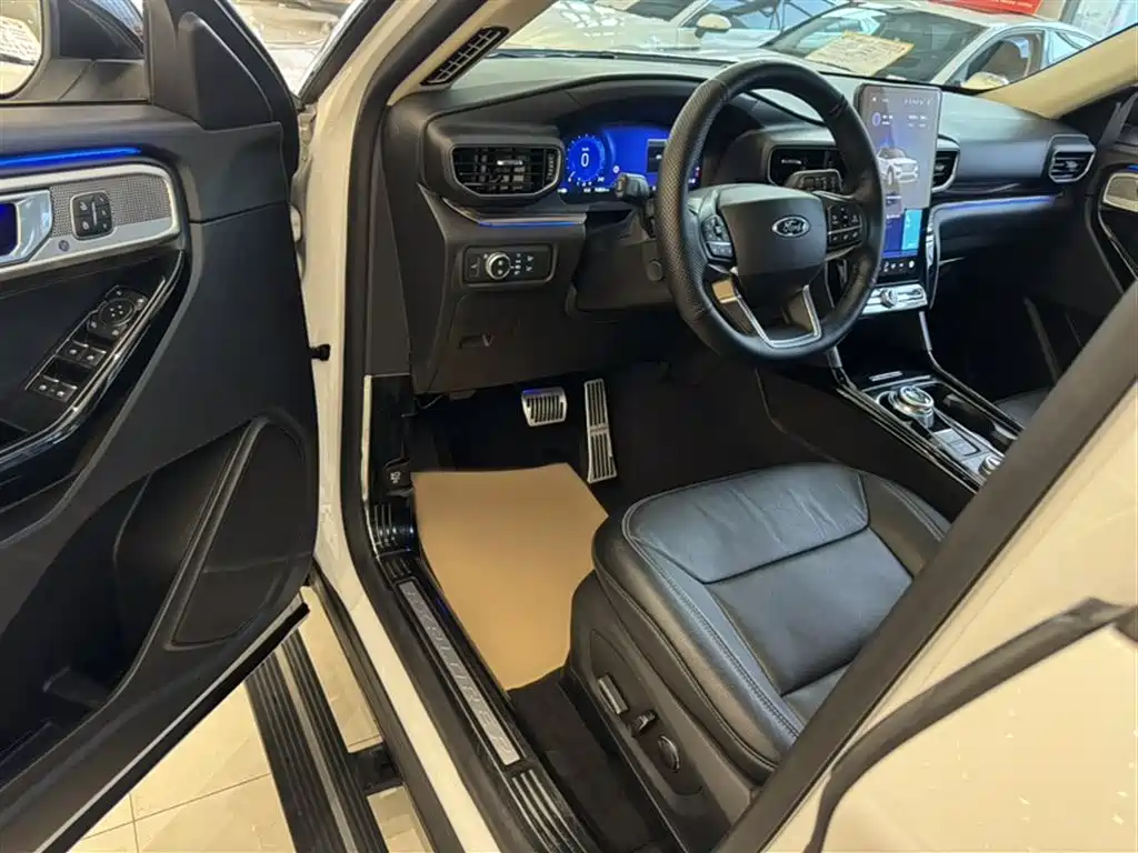 Ford Explorer 2021 — фото 13