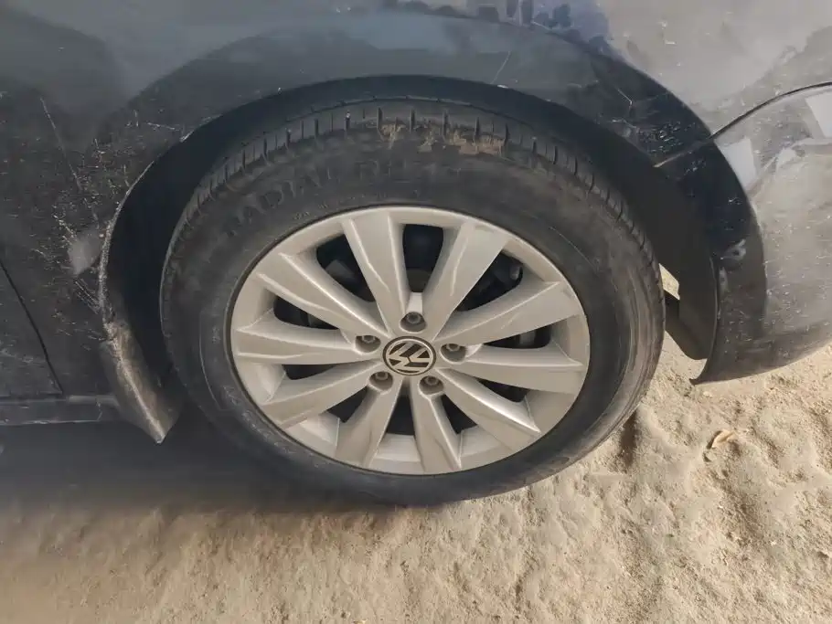Volkswagen Sagitar 2015