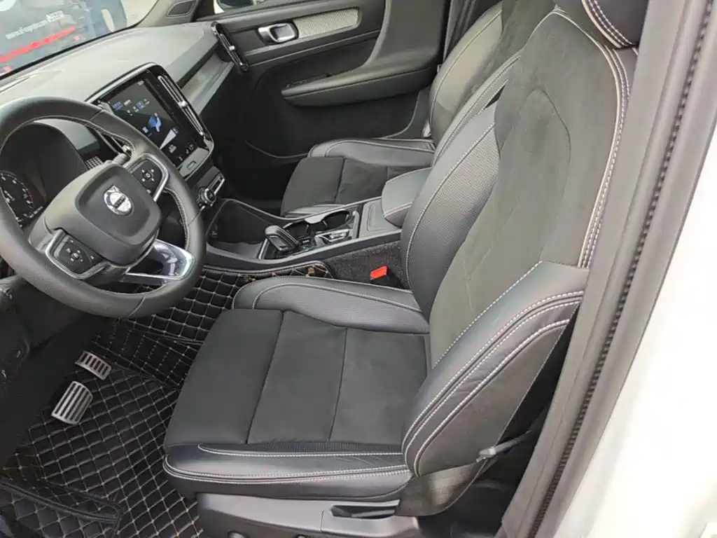 Volvo XC40 2021 — фото 15