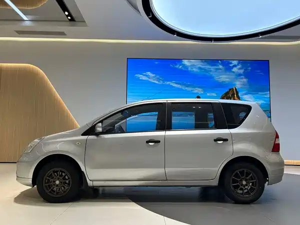 Nissan Livina 2013