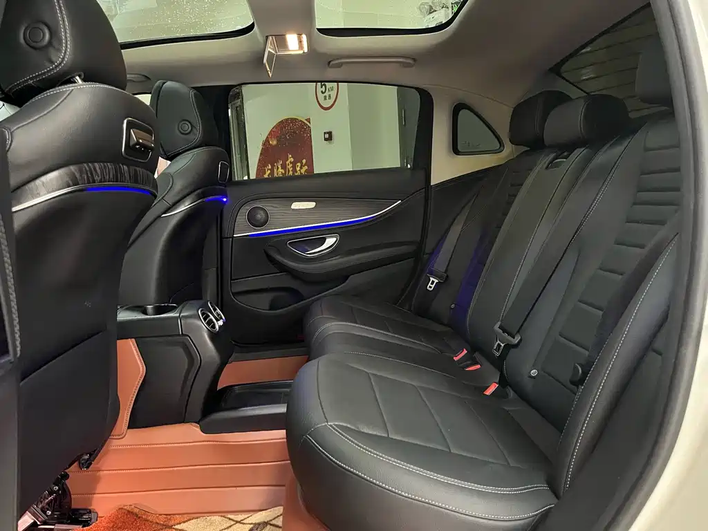 Mercedes-Benz E-Class 2020 — фото 18