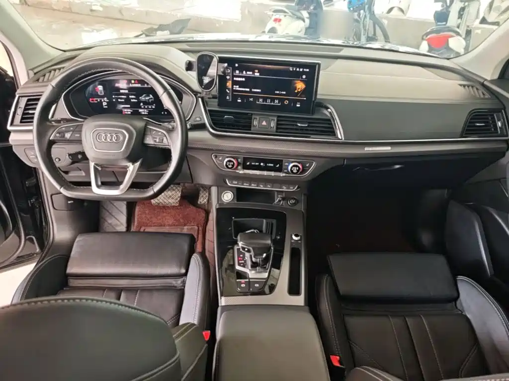 Audi Q5L 2021 — фото 10