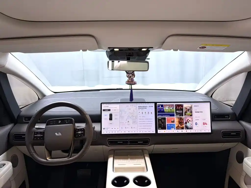 Li Auto Li MEGA 2025