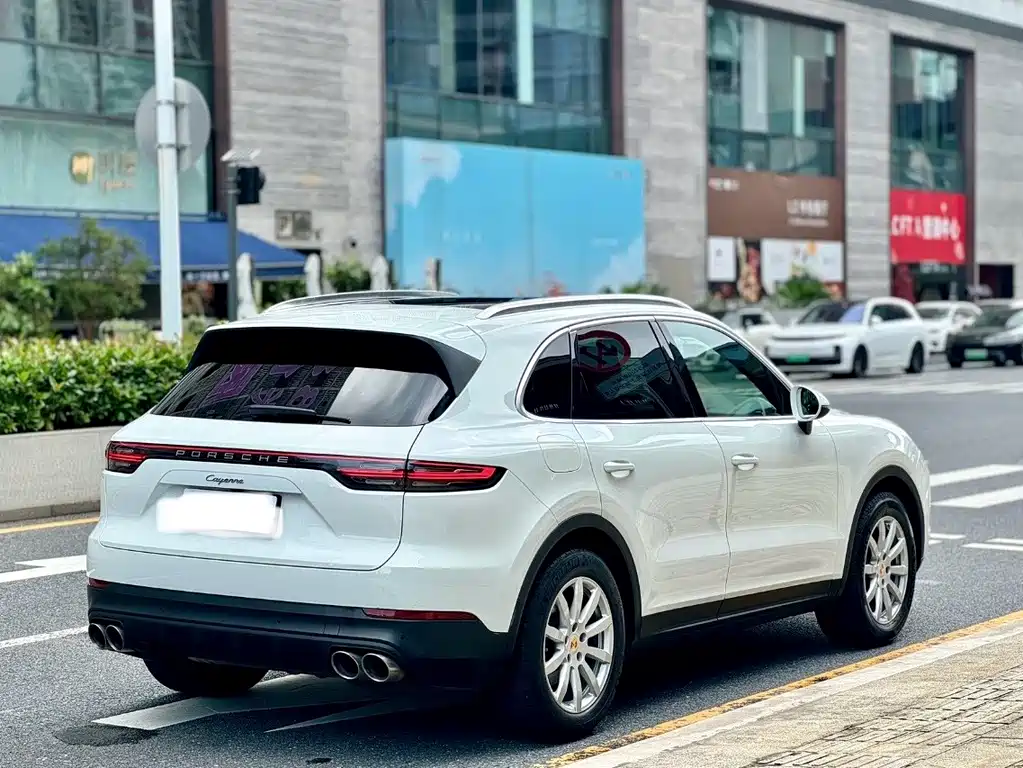 Porsche Cayenne 2018 — фото 15