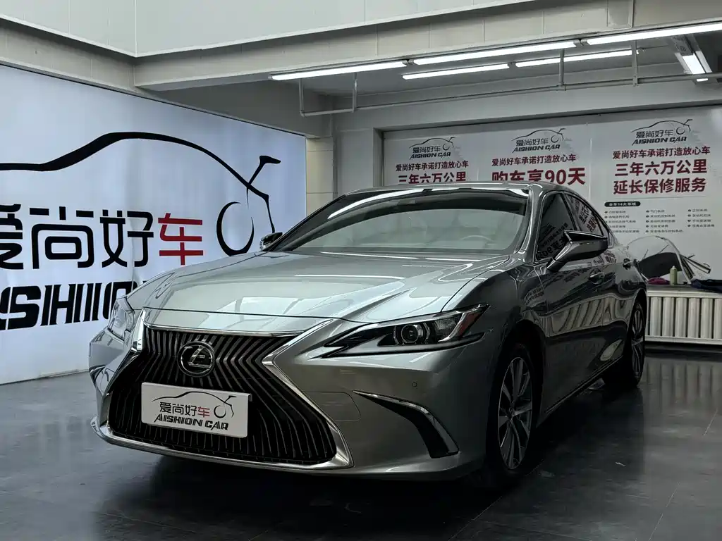Lexus ES 2019