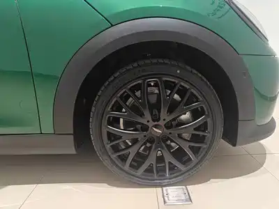 MINI MINI 2024