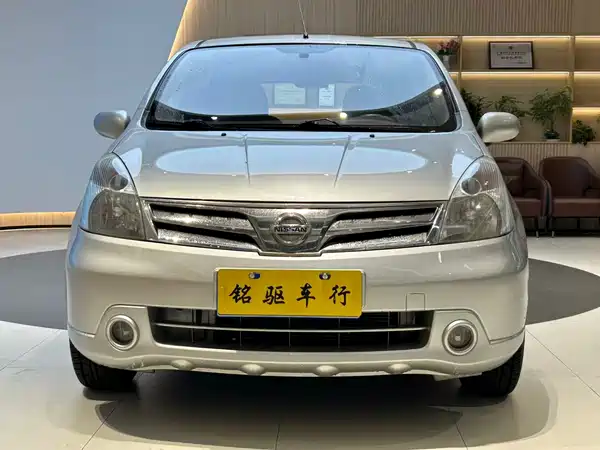 Nissan Livina 2013