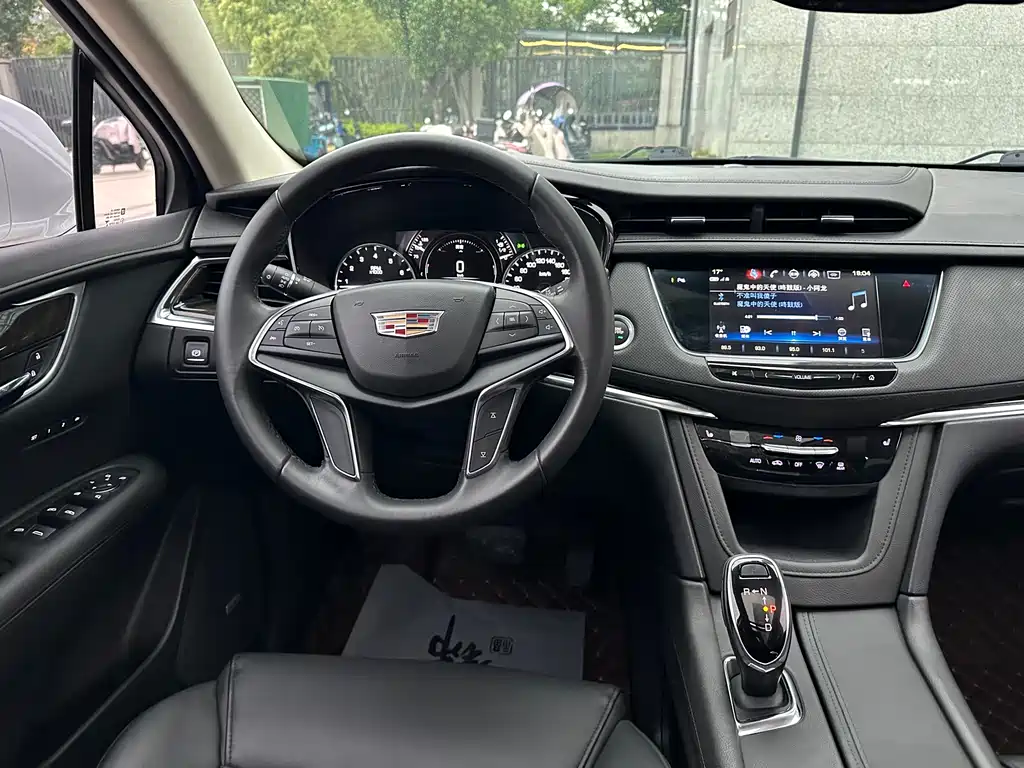 Cadillac XT5 2018 — фото 11