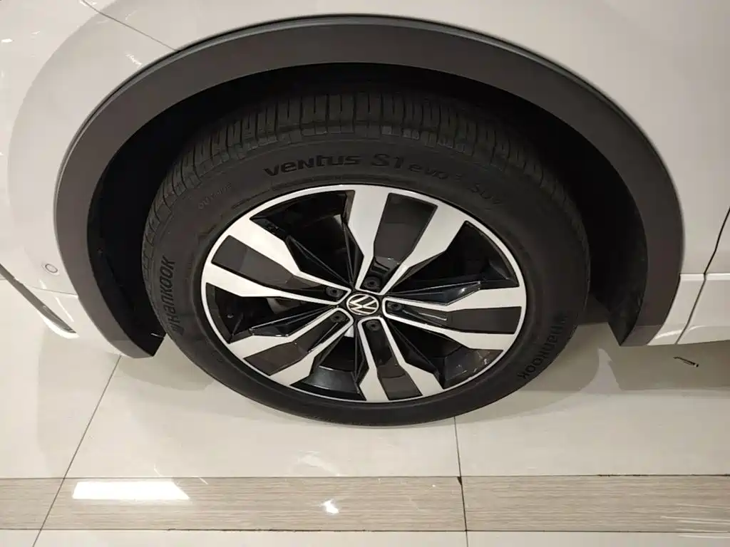 Volkswagen Tiguan L 2022 — фото 23