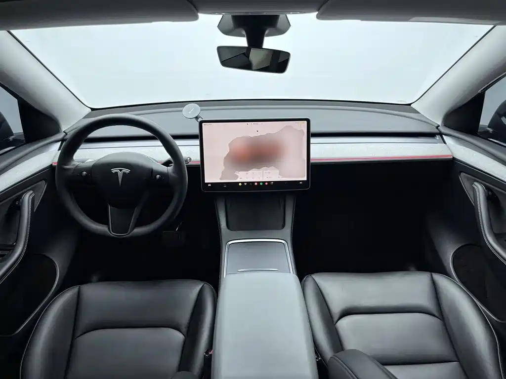 Tesla Model Y 2024 — фото 10