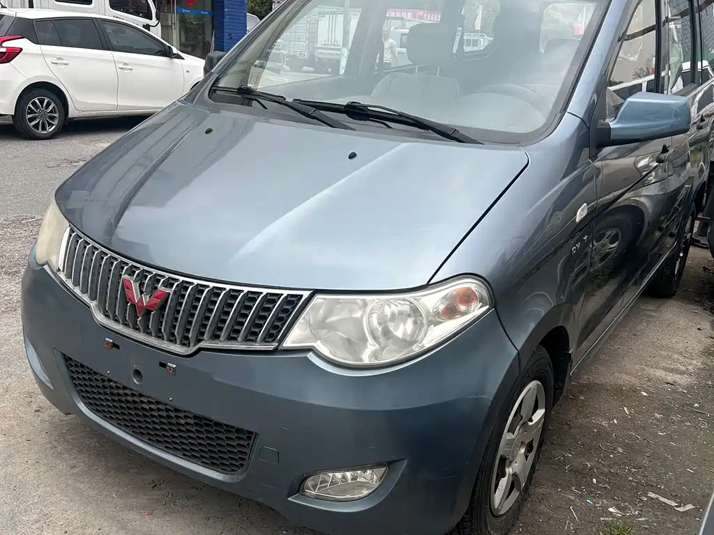 Wuling Hongguang 2015 — фото 1