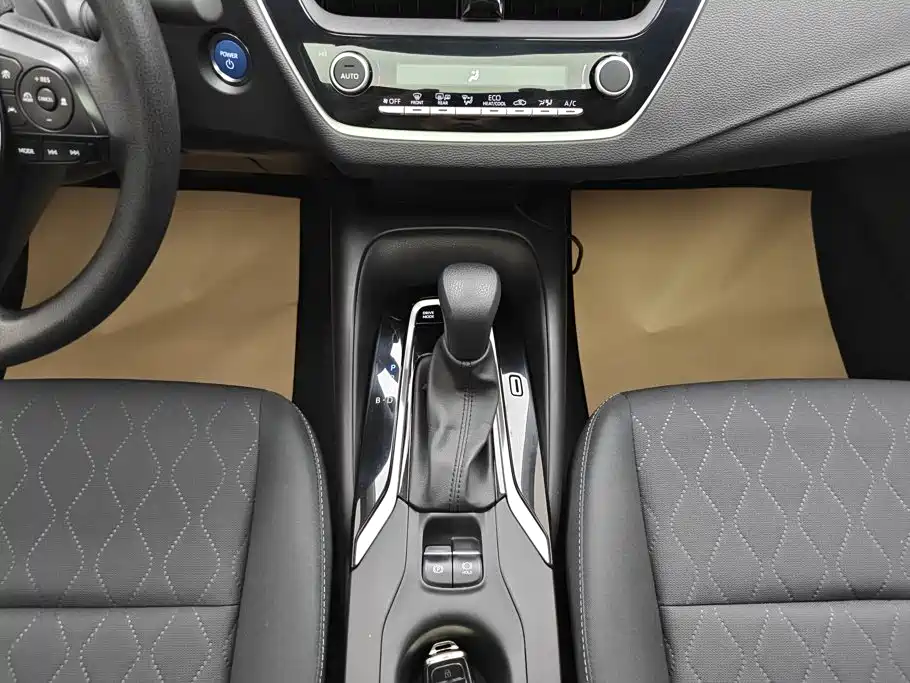 Toyota Corolla 2023 — фото 16